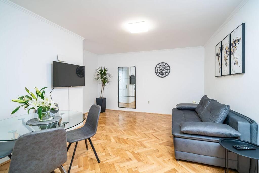 Apartman Knego With Parking Dubrovnik Exterior photo